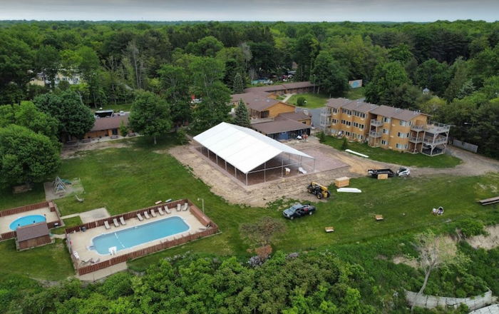 Lake Bluff Inn & Suites (Stieves 4 Season Lake Bluff Motel) - From Web Listing